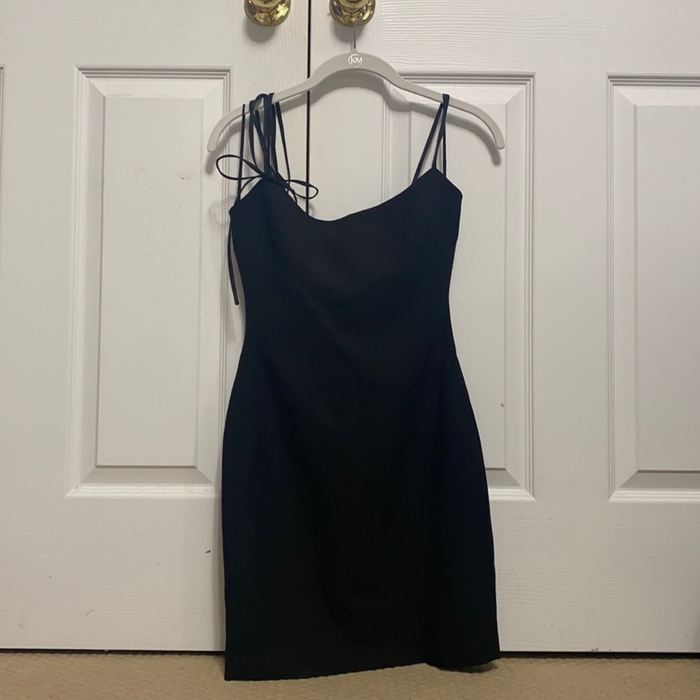5á7 Black size 0 body con dress